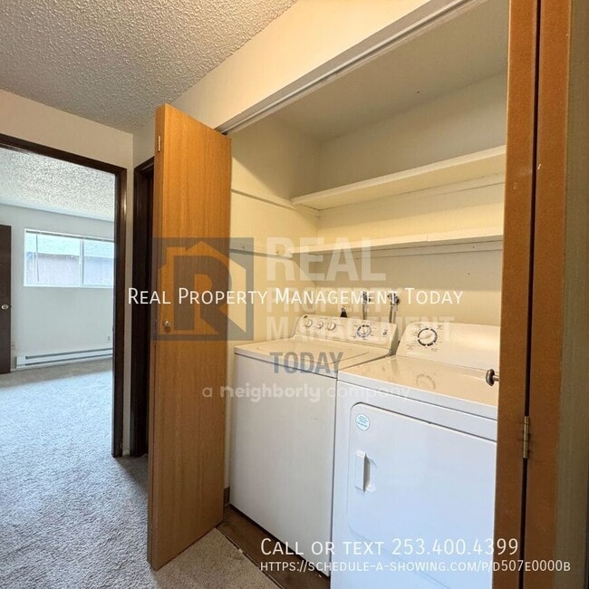 Building Photo - 1408 Josephine Ct SE