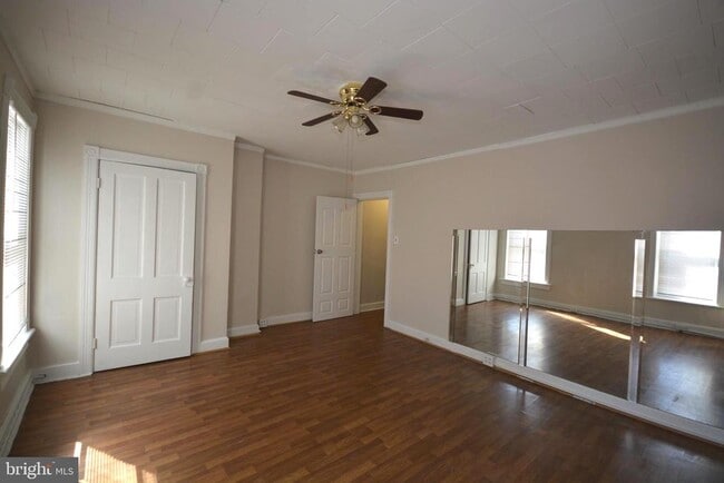 Building Photo - 105 E North Ave