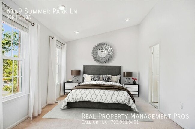 Building Photo - 6149 Summer Park Ln