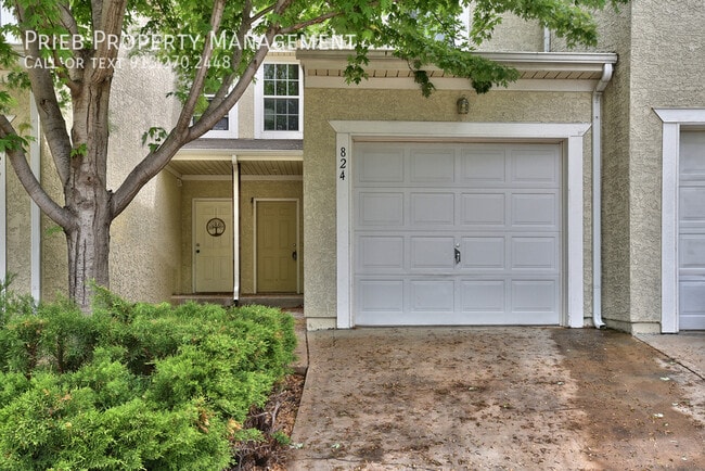 Building Photo - 852 S Woodson Ct