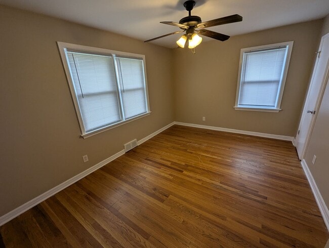 Building Photo - Your Perfect Home Awaits — Cozy, Updated, ...