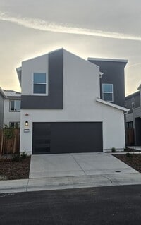 Building Photo - New Home: 3 Bedroom / 2.5 Bathroom - Northwest Rocklin (Whitney Ranch)