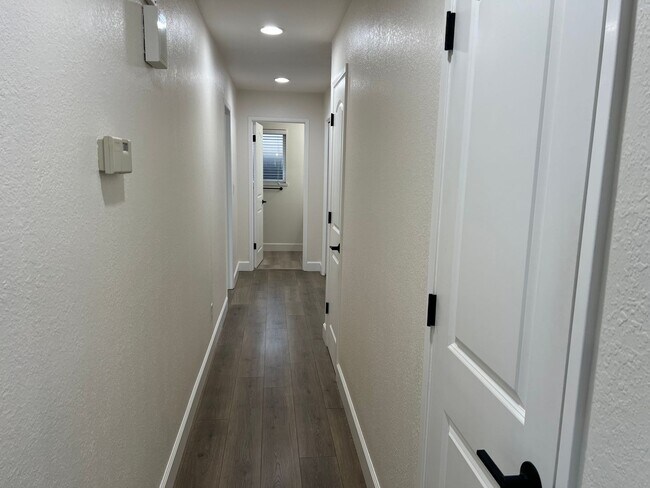 Building Photo - South Salinas Monterey Park Home