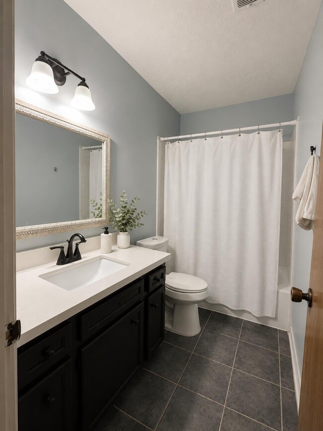 Building Photo - 1502 Sudbury Dr
