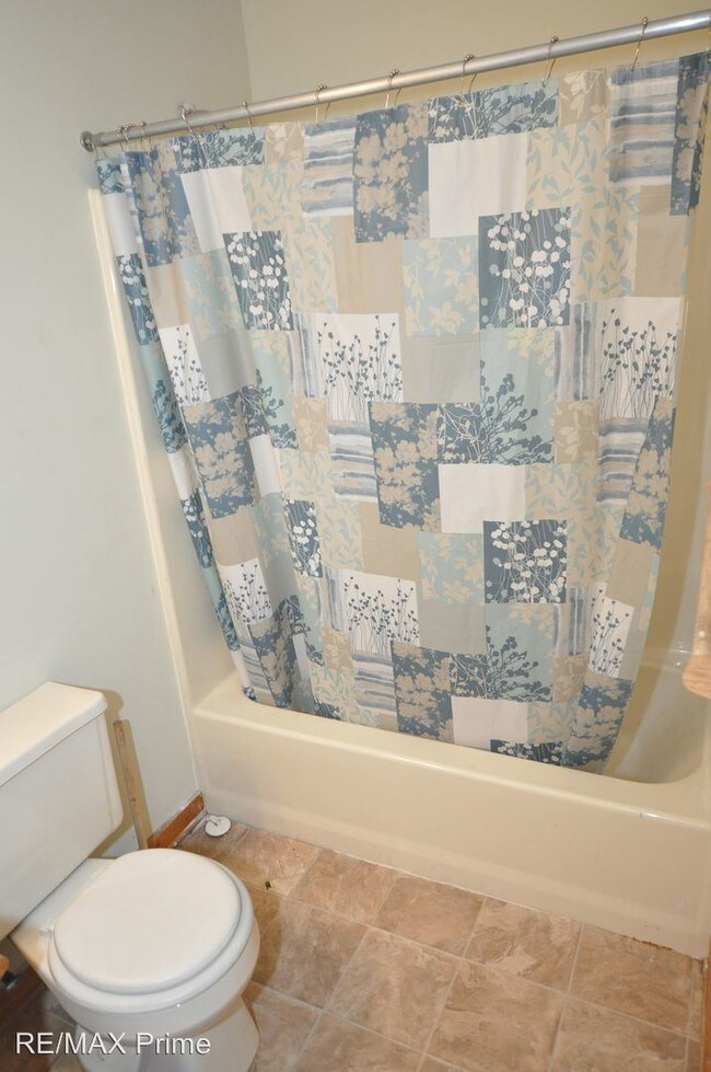 Building Photo - 2 br, 2.5 bath House - 355 Bridgewater Drive