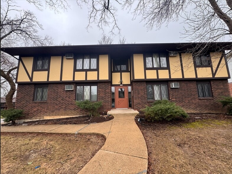 Building Photo - 2355 Chalet Gardens Rd