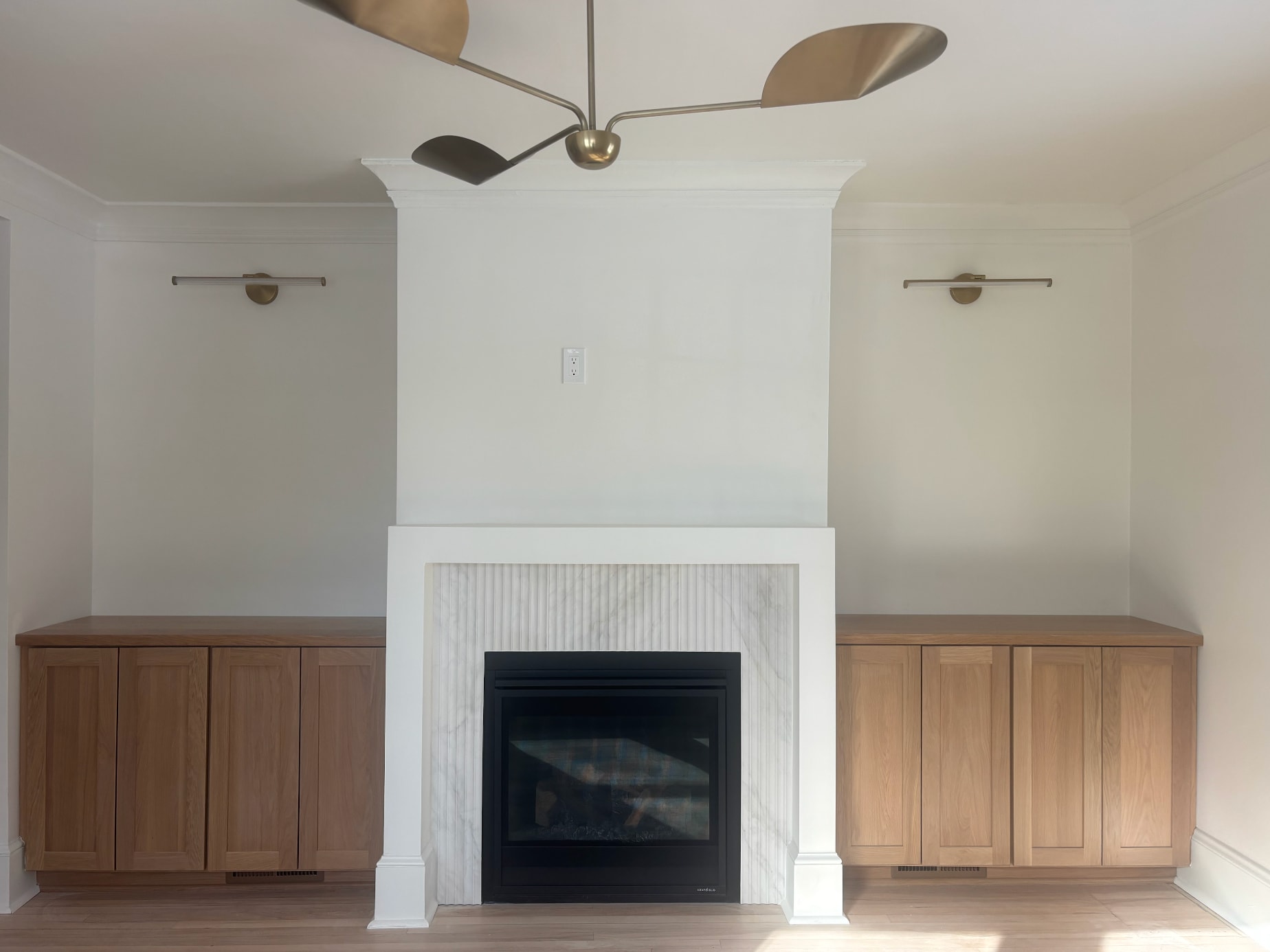 Living Room - 1028 E Meadow Pl