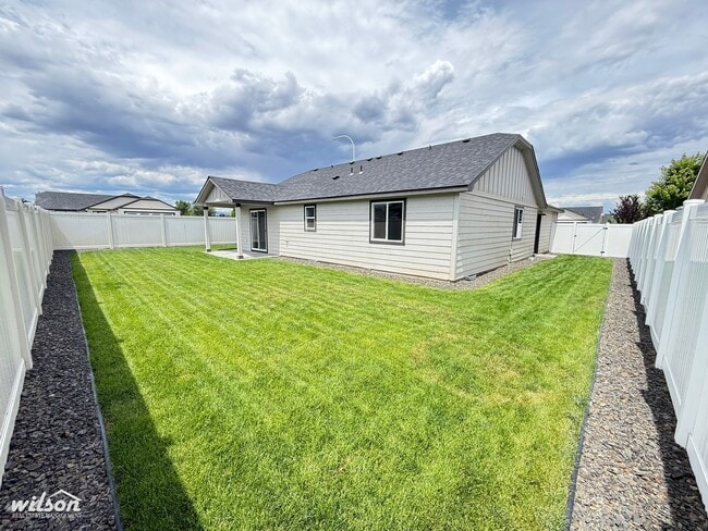 Building Photo - 3bd/2ba House in West Valley with Central AC, Fully Fenced Yard and Two Car Garage!