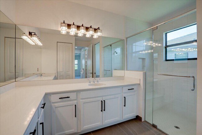 Building Photo - 12474 SW La Costa St