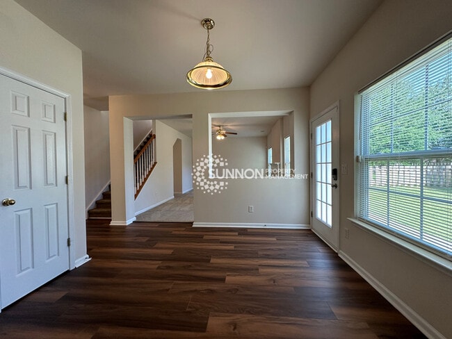 Building Photo - 4 Bed 2.5 Bath in Old Stone Crossing