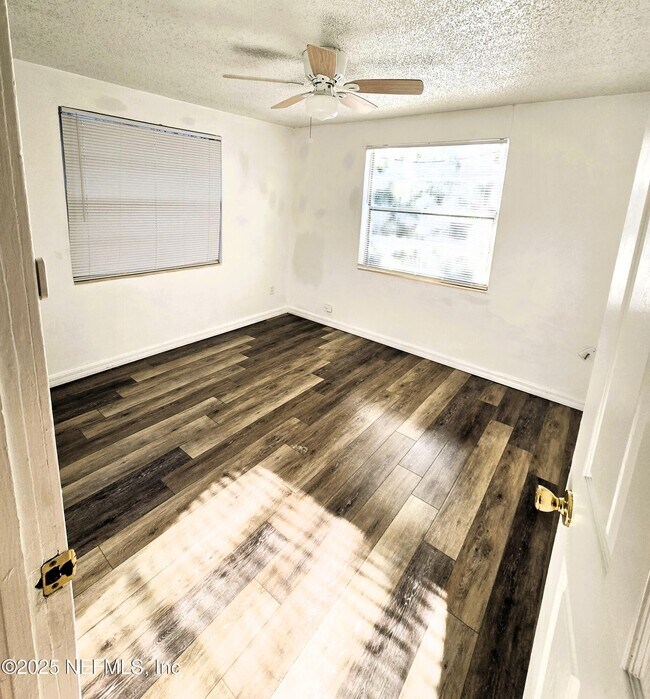 Building Photo - 9142 4th Ave