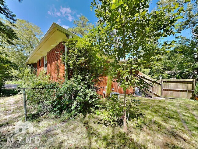 Building Photo - 224 Buchanan Terrace