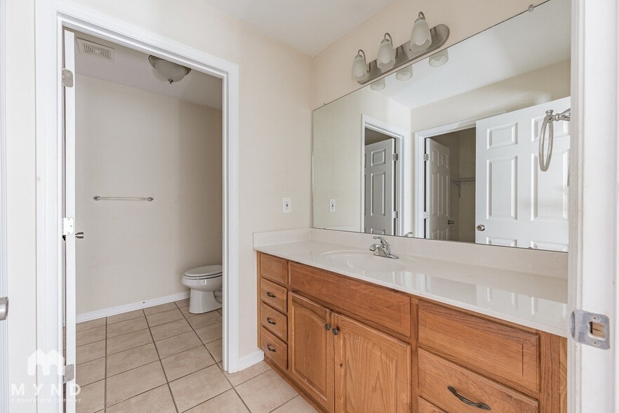 Building Photo - 902 Appleby St NW