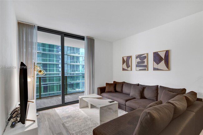 Building Photo - 801 S Miami Ave