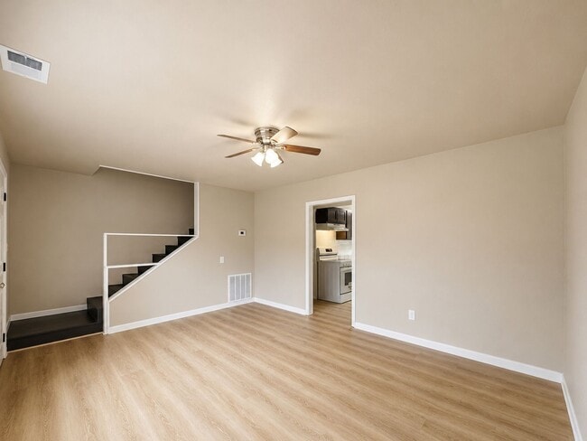 Building Photo - Remodeled 2 Bed/ 1.5 Bath Townhouse in Batesville!