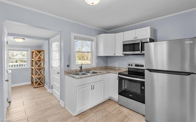 Building Photo - 1101 Hickory Ave