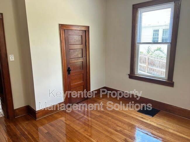 Building Photo - 210 Biltmore St