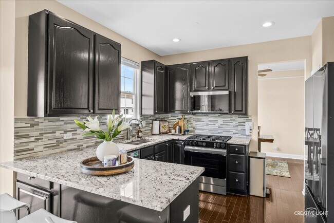 Building Photo - 1445 Waterside Dr