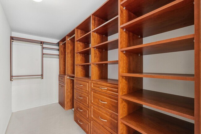 Building Photo - 108 Riverwalk Way