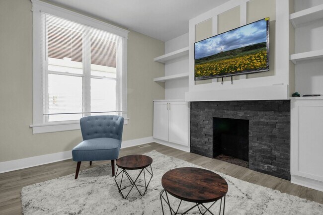 Building Photo - 570 Southwood Ave