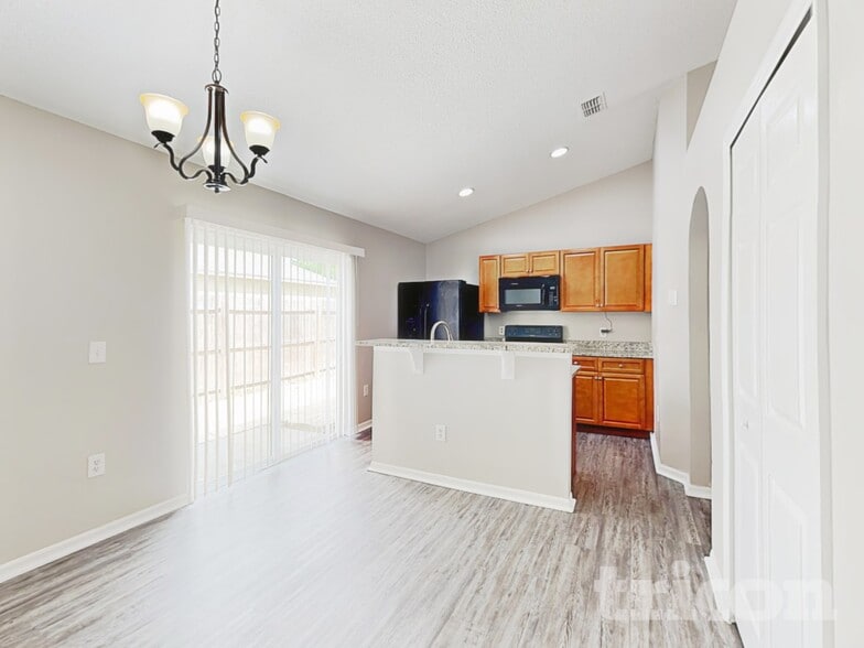 Building Photo - 353 Comfort Dr