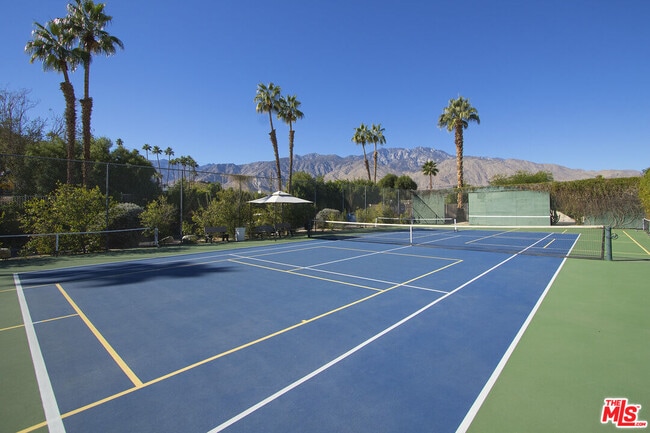 Building Photo - 501 Desert Lakes Cir