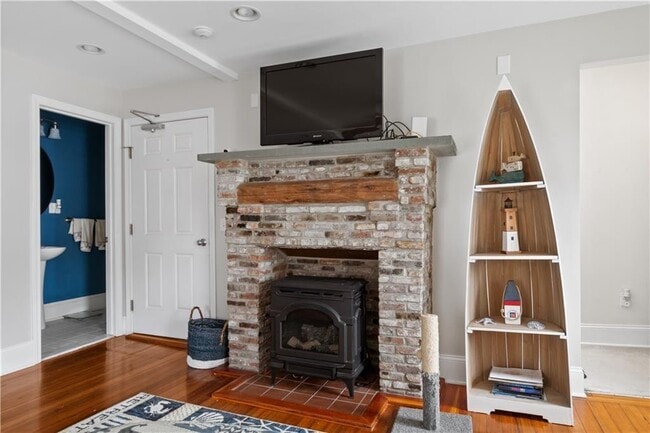 Building Photo - 22 Stockholm St