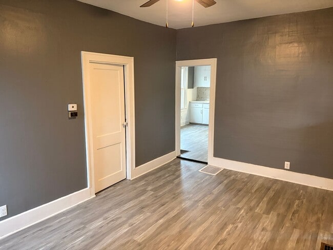 Building Photo - Charming 2-Bedroom Home with Garage and Covered Porch!