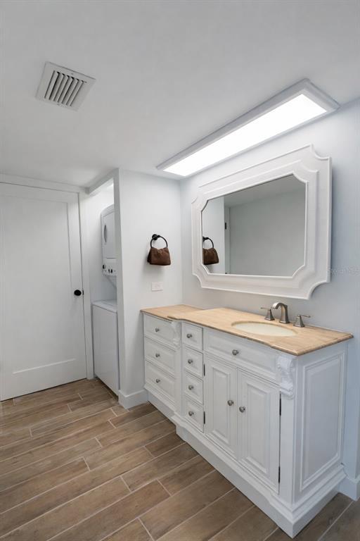 Building Photo - 500 Treasure Island Causeway