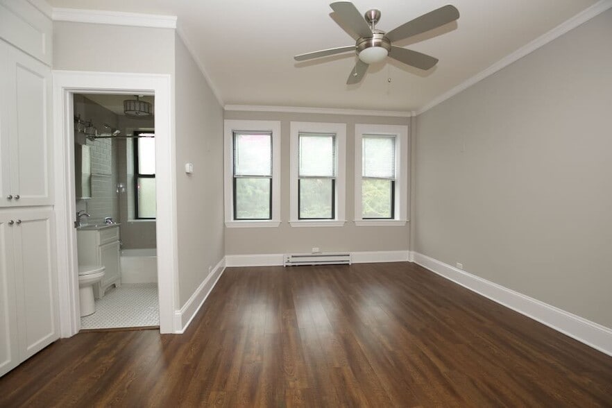Building Photo - 817 W Lakeside Pl