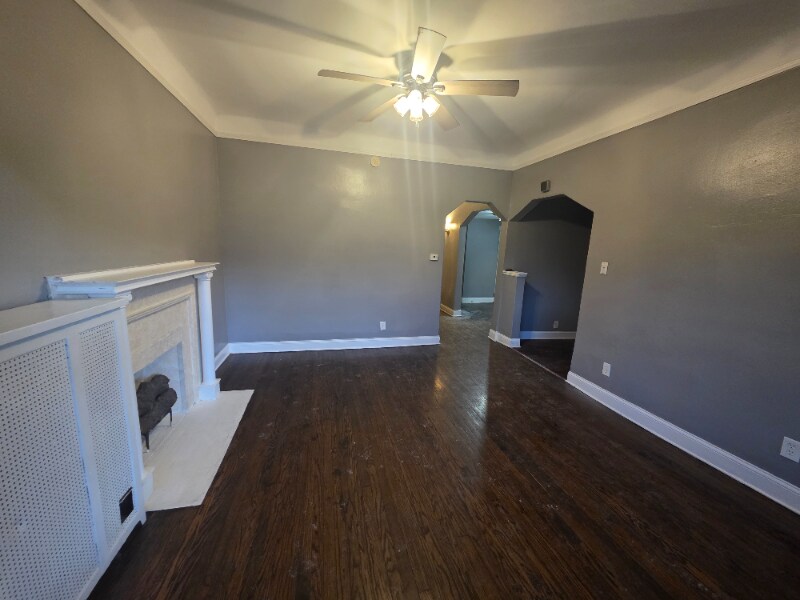 Building Photo - 6643 S Ingleside Ave