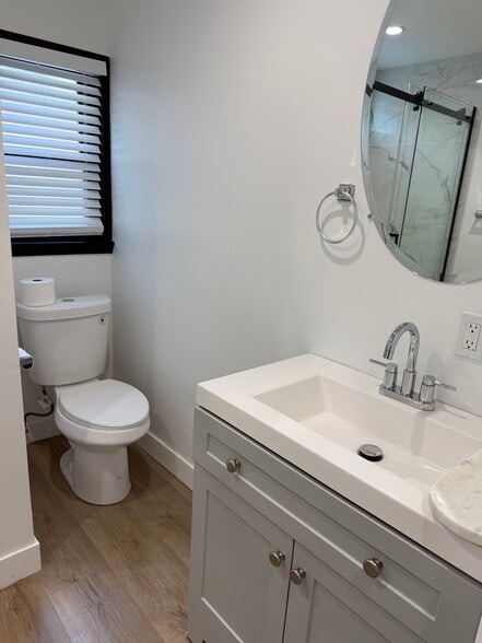 Bathroom2 - 946 15th Pl