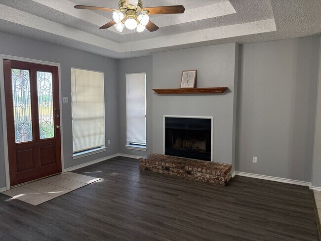 Building Photo - 117 Solon Rd