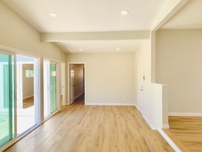 Building Photo - STUNNING 5BD/3BA RESIDENCE IN SERRA MESA! ...