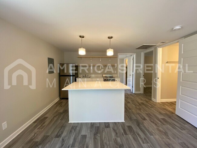 Building Photo - 3 Bedroom Home for Rent in Steele, AL!  DE...