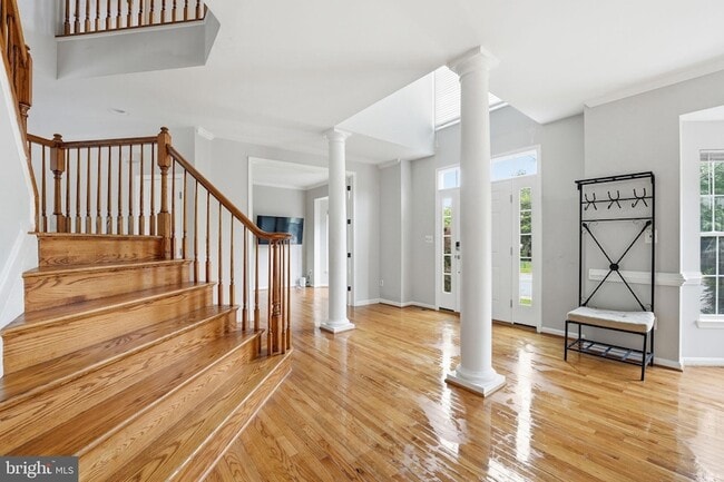 Building Photo - 6355 Willowfield Way