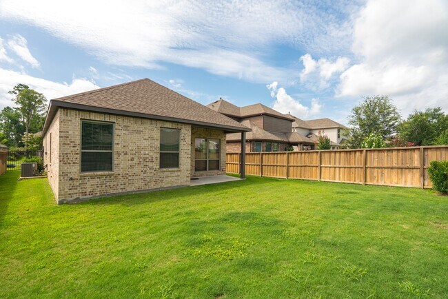 Building Photo - 8026 Whisper Grove Dr