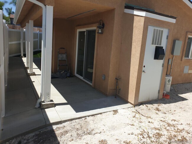 Building Photo - 2671 Silver Oaks Way