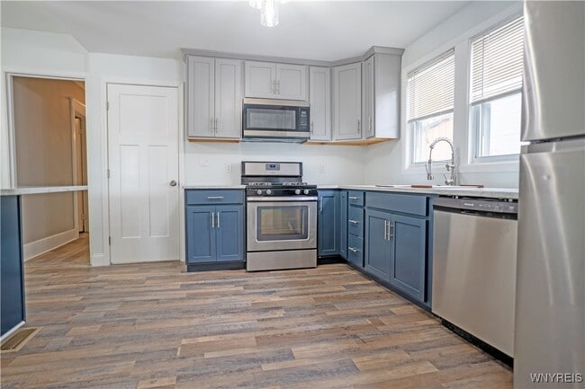 Building Photo - 1133 Hertel Ave