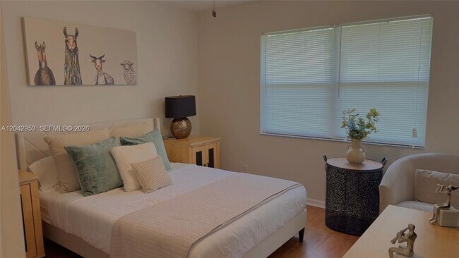 Building Photo - 165 Cypress Trce