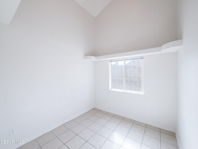 Building Photo - 12752 Tierra Salas Dr