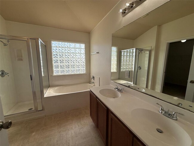 Building Photo - 104 Lava Bed Dr