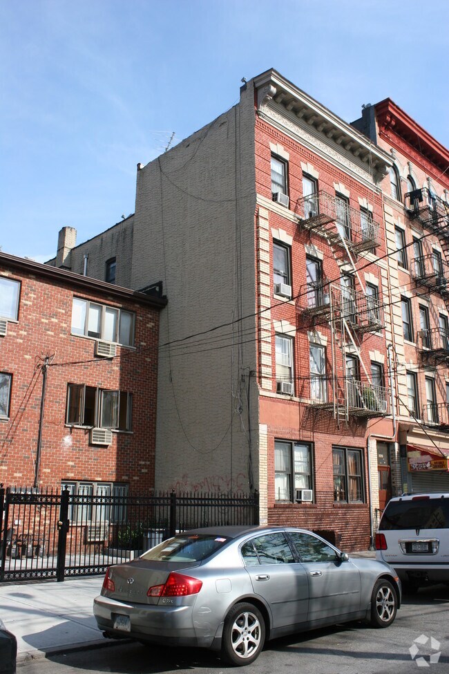 Primary Photo - 2427 Hoffman St
