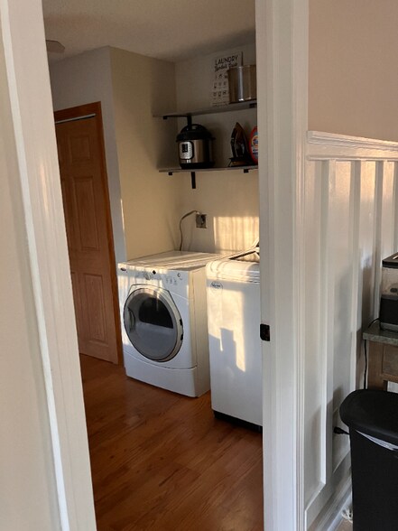 Building Photo - 2101 Scott Rd