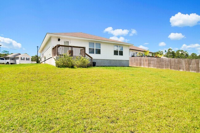 Building Photo - Beautiful 2023 Build Home, available now f...