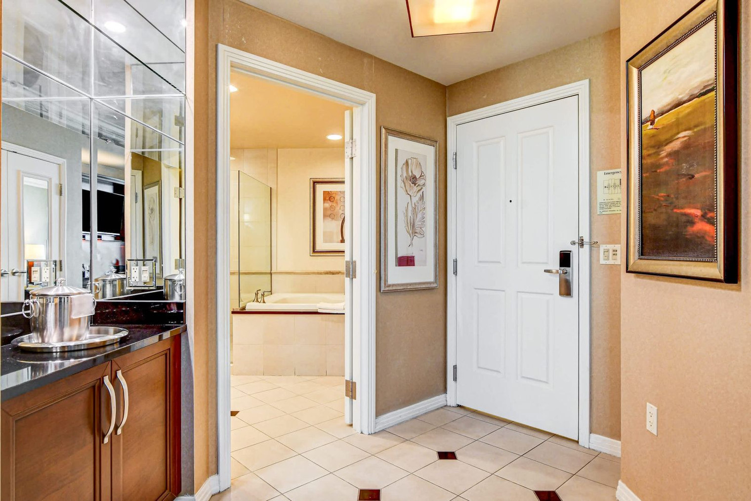 Building Photo - 135 E Harmon Ave