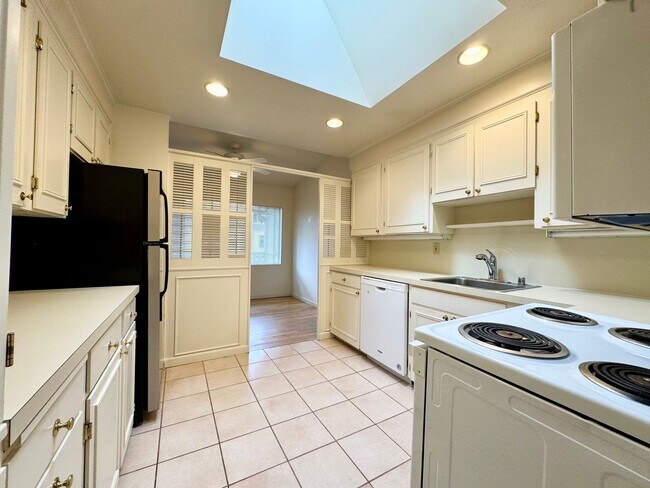 Building Photo - PATTERSON SAND POINT