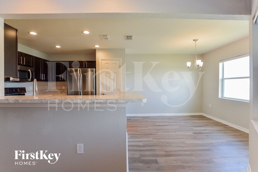 Building Photo - 127 Sandhill Crane Ln