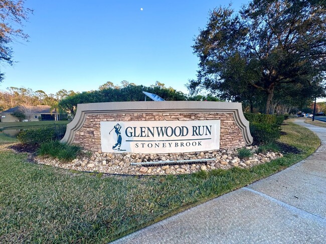 Building Photo - 4 bedroom, 2 bathroom home located in Stoneybrook