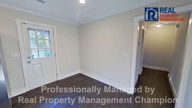 Building Photo - Updated 3 BD/2BA Home w/Spacious Rooms and Large Yard